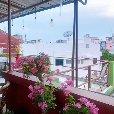 Ying Hostel Bangkok Buitenkant foto
