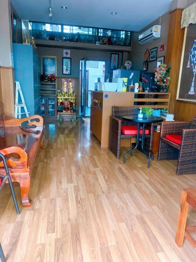 Ying Hostel Bangkok Buitenkant foto