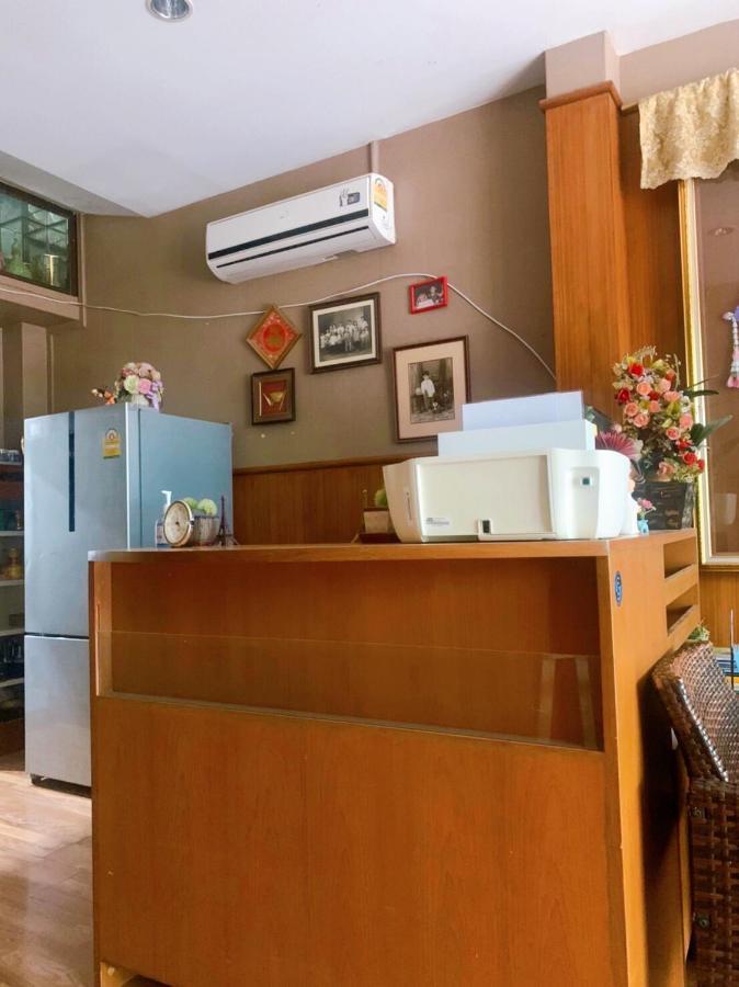 Ying Hostel Bangkok Buitenkant foto